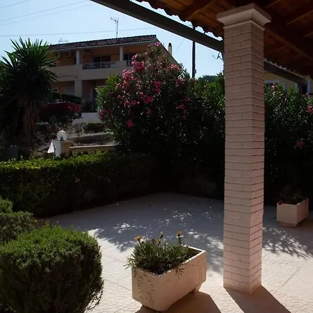 Veranda Apartment Petriti (Corfu)